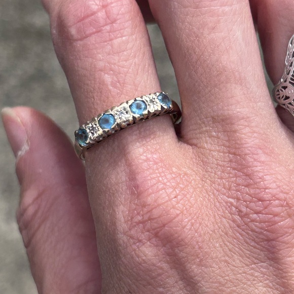 9k gold ring with diamonds and blue topaz - Picture 6 of 7